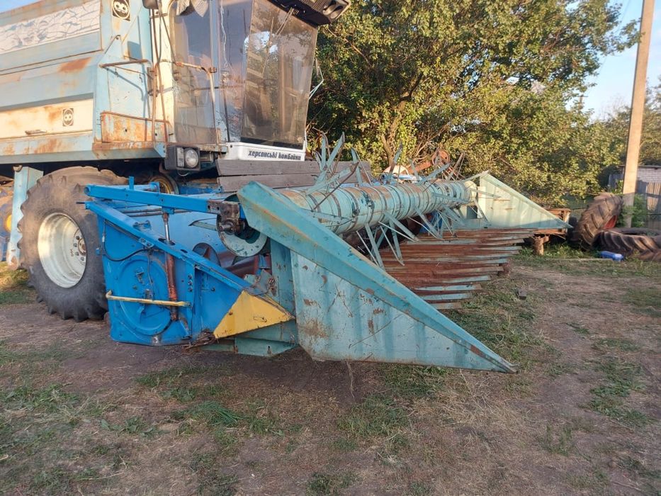 Комбай КЗС 9 Славутич