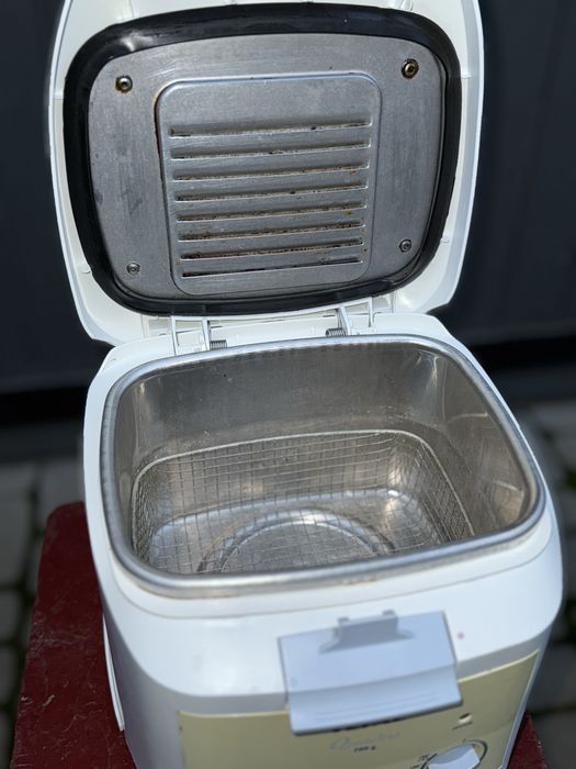 Фритюрниця Tefal Quadra 700.