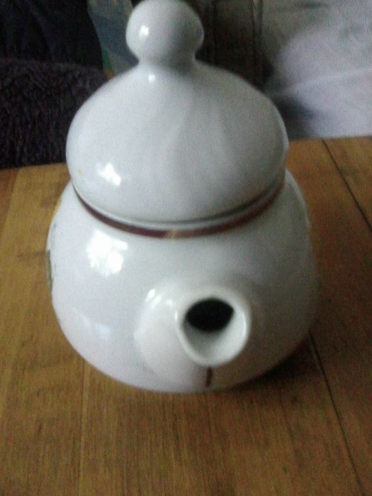 Imbryk -dzbanek do parzenia herbaty lub ziół porcelana Bogucice retro