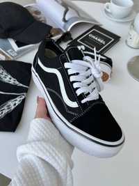 жіночі кеди Vans Old Skool Classic Black White