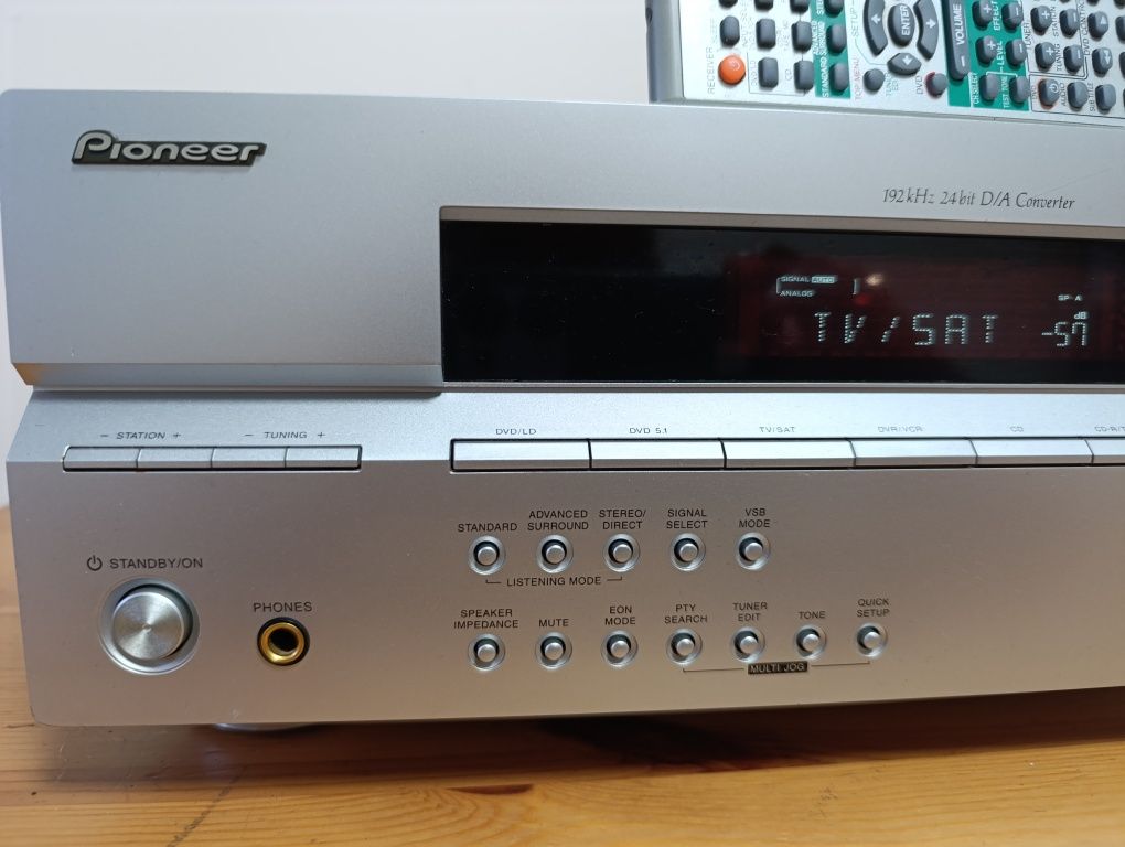 Pioneer amplituner
