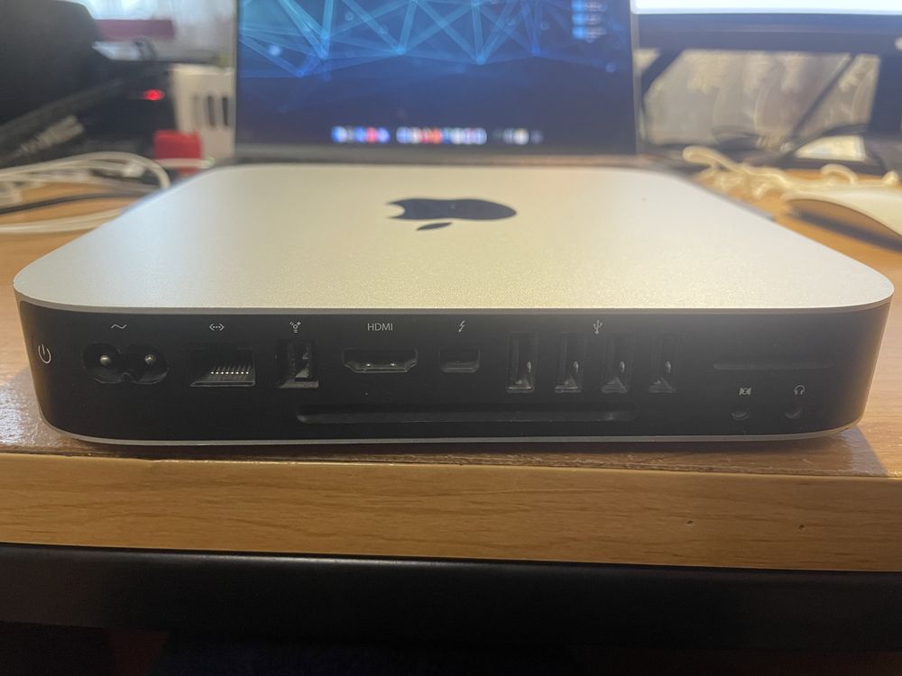 Mac mini (Late 2012) 2.5Ghz i5, 16Gb, 256Gb SSD + Apple Keyboard