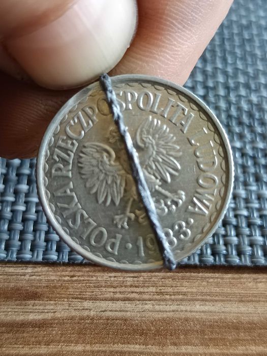 Sprzedam monetę 1 zloty 1983 rok skrętka odkrój blachy