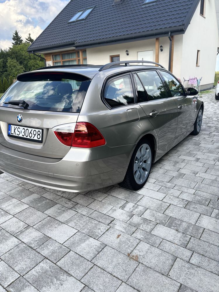 BMW E91 325xi Touring 2007r 4x4 218KM Automat