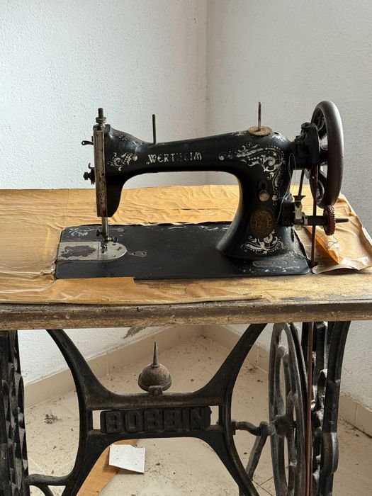 Maquina de costura retro