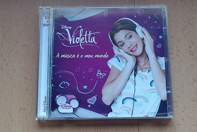 CD Violetta usado uma vez