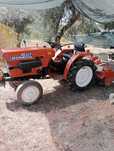 Trator 15 CV em bom estado