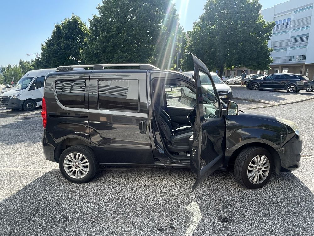 DOBLO bus 7 Lugares