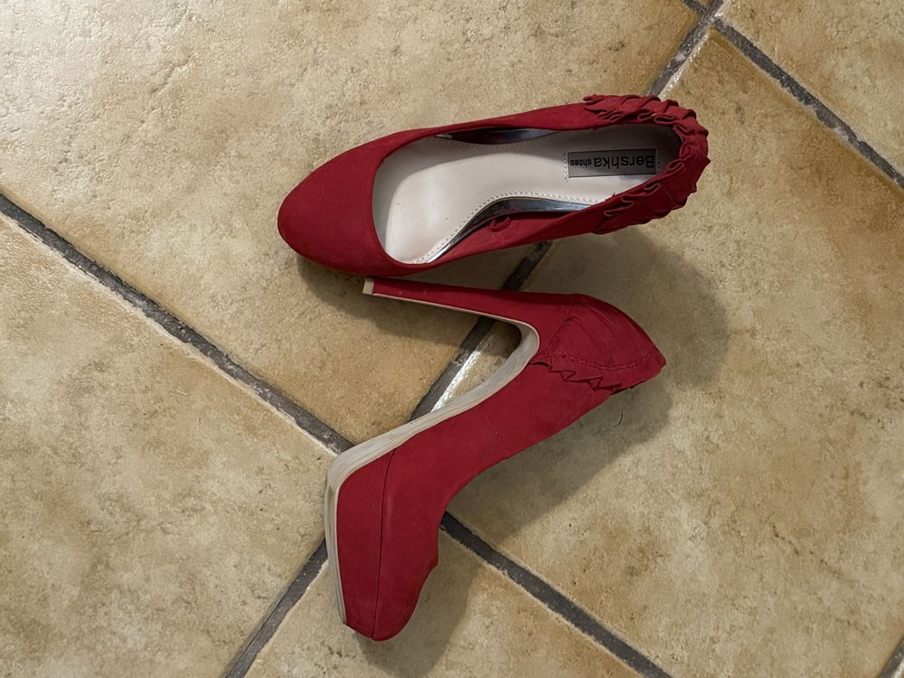 Sapatos salto alto