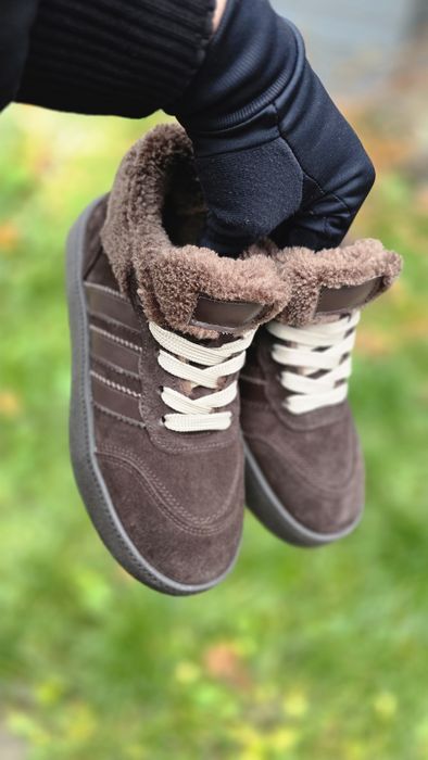 Замшеві зимові кросівки