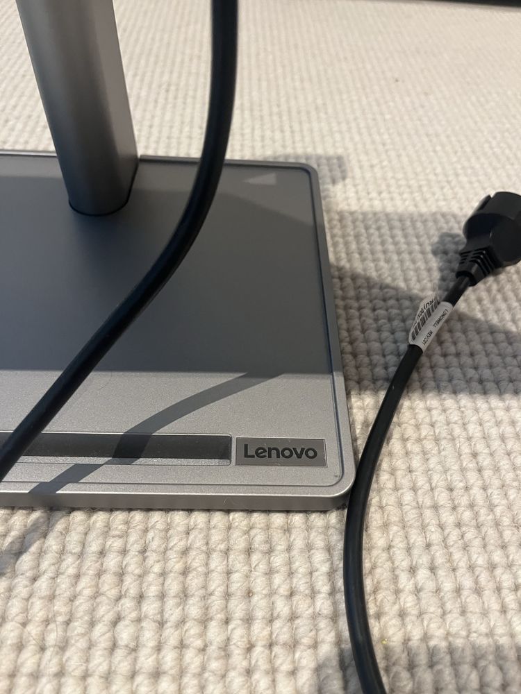 Lenovo   monitor