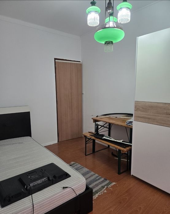 Alugo quarto de casal