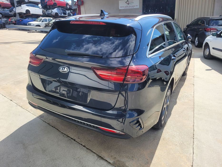 Kia Ceed Sw 2021 para peças