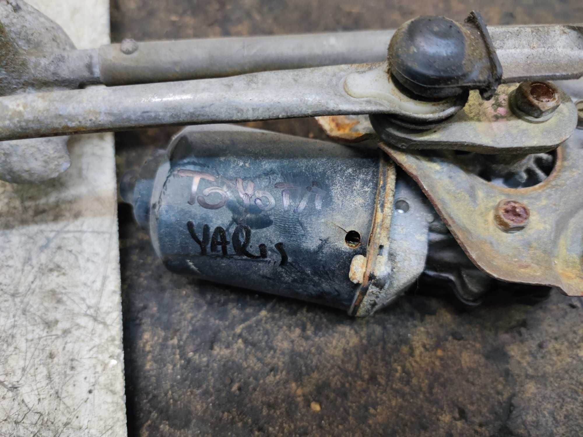 Toyota Yaris I Mechanizm Wycieraczek Przód