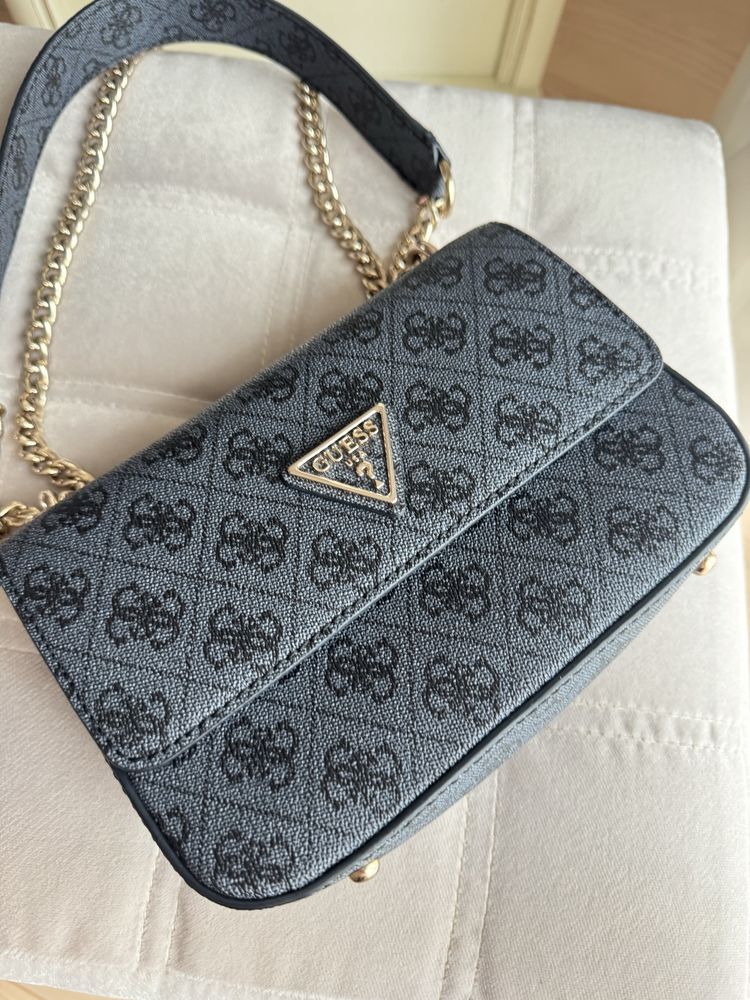 Сумка Guess оригінал в ідеальному стані