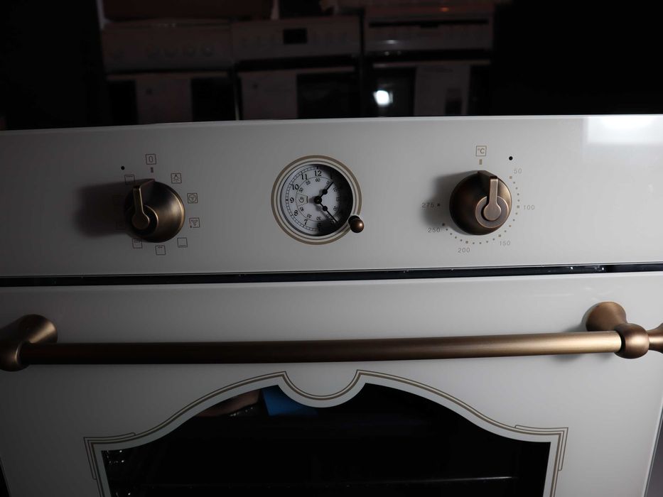 Outlet 340 zł taniej. Nowy piekarnik Electrolux EOA5220AOV z gwarancją