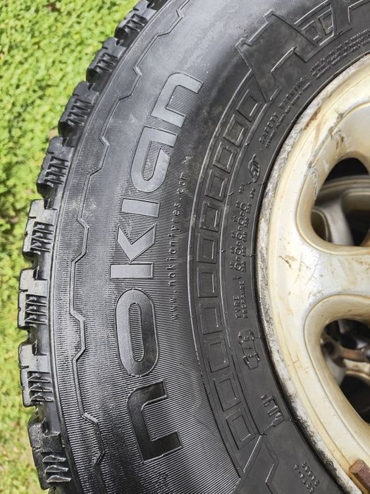 Зимова резина з дисками 31/10.5R15 Nokian rotiva AT
