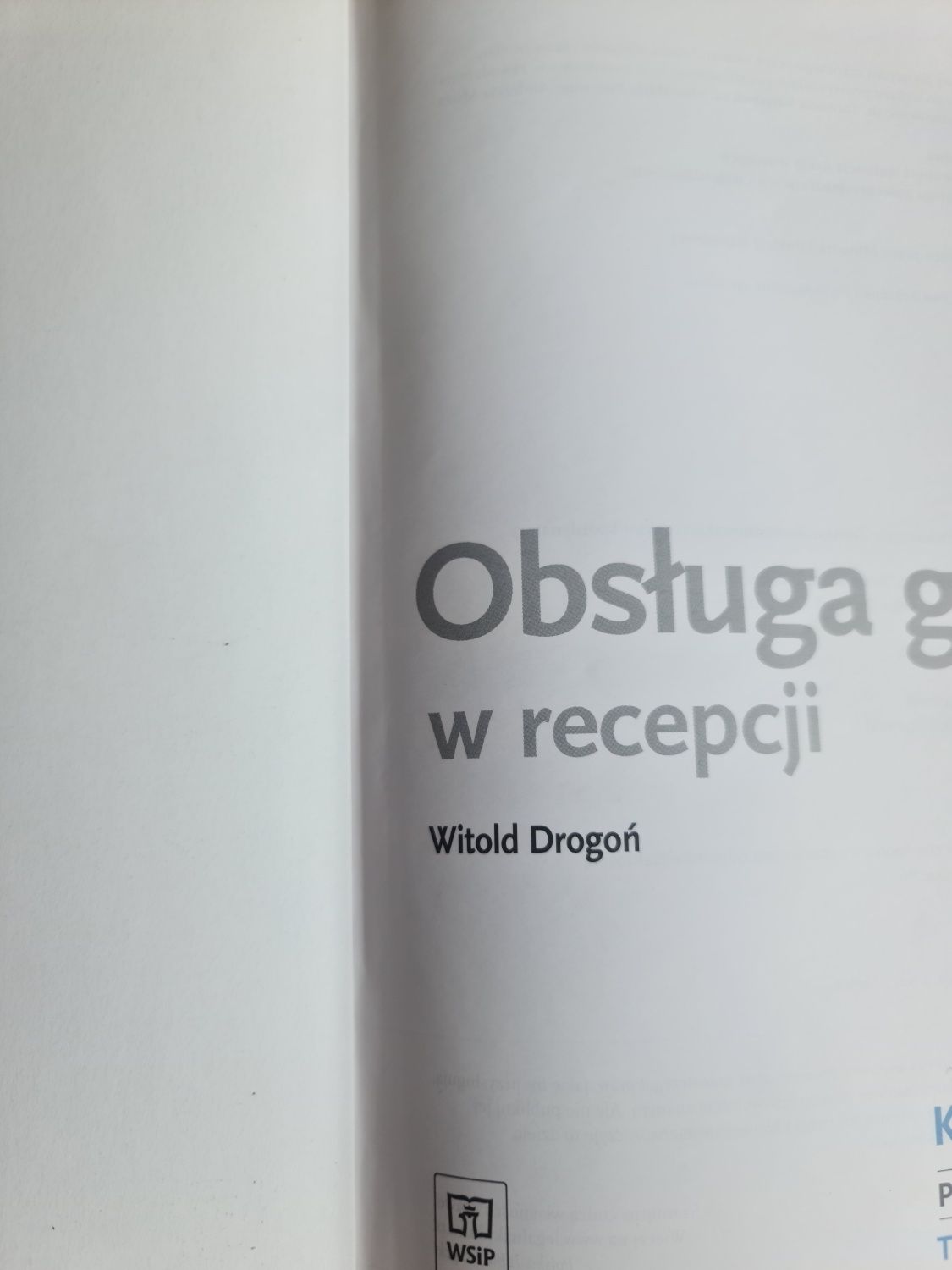 Obsługa gości w recepcji.