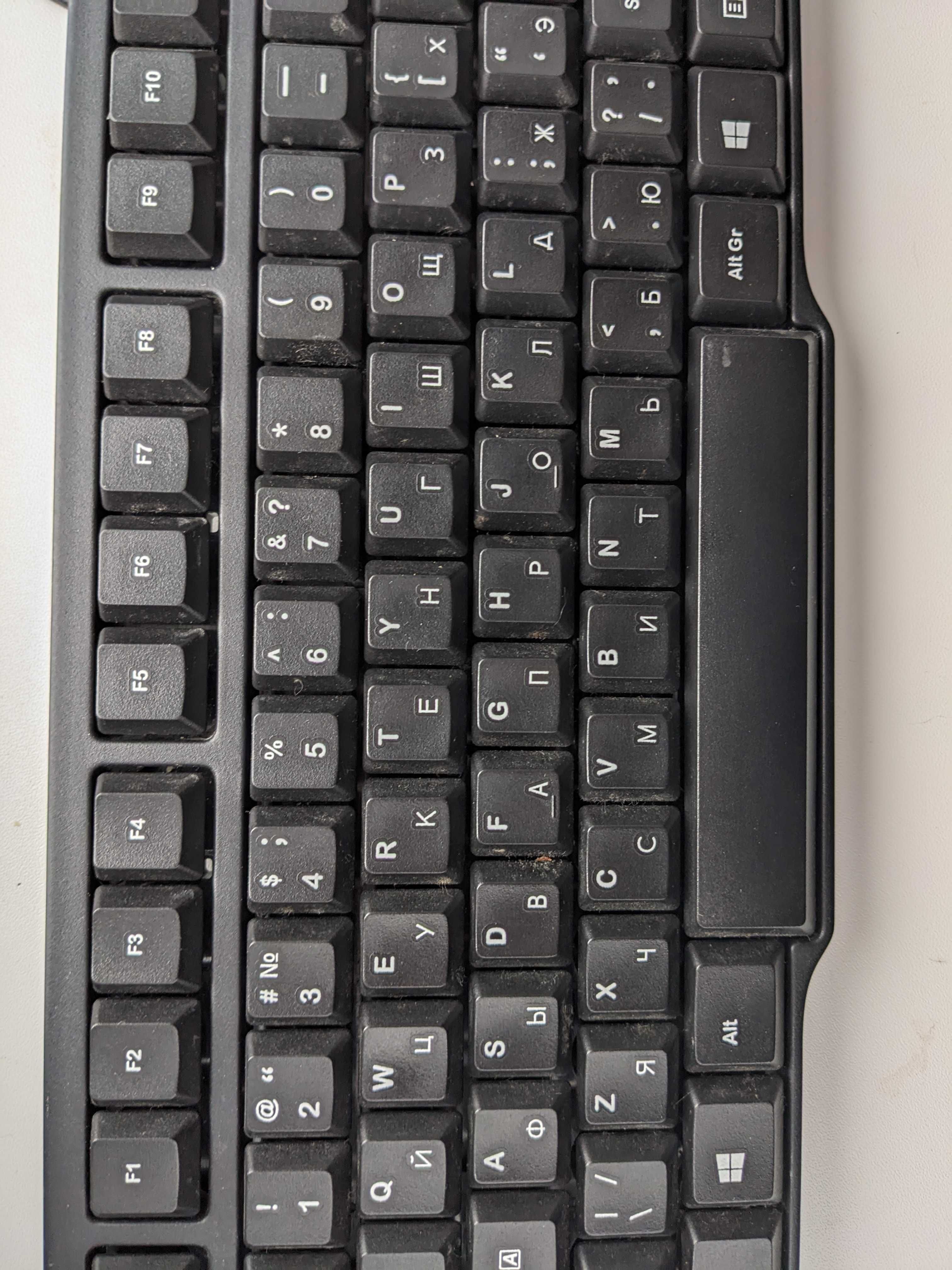 Продам клавиатуру logitech k100