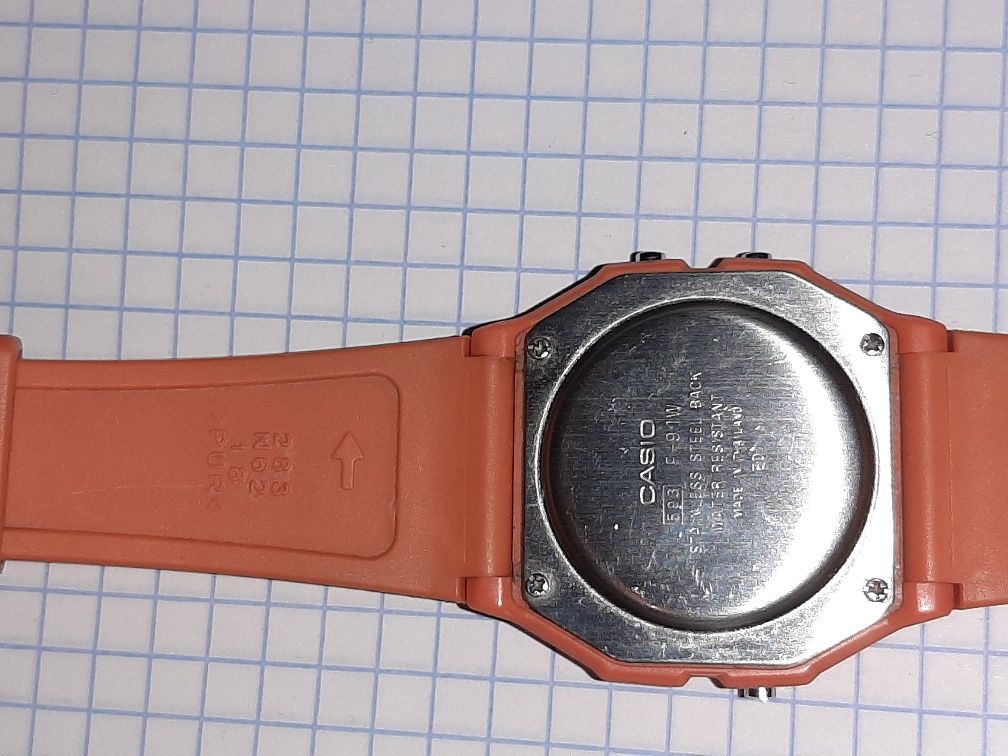 Редкие винтажные часы Casio F-91W