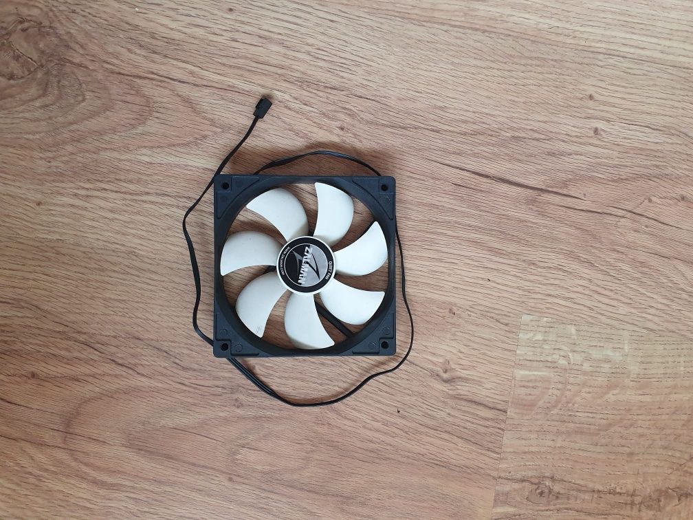 Controlador NZXT Sentry 3 e ventoinhas