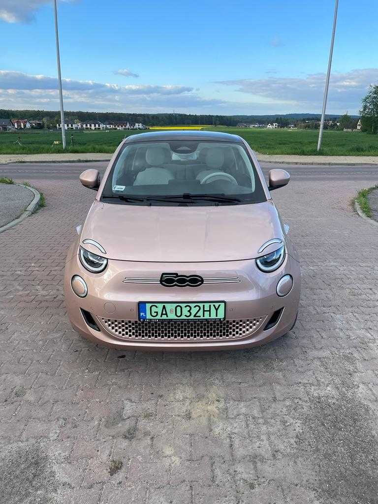 Fiat 500e  La Prima 42kWh 118 KM Full Led , Szklany Dach , Skóra