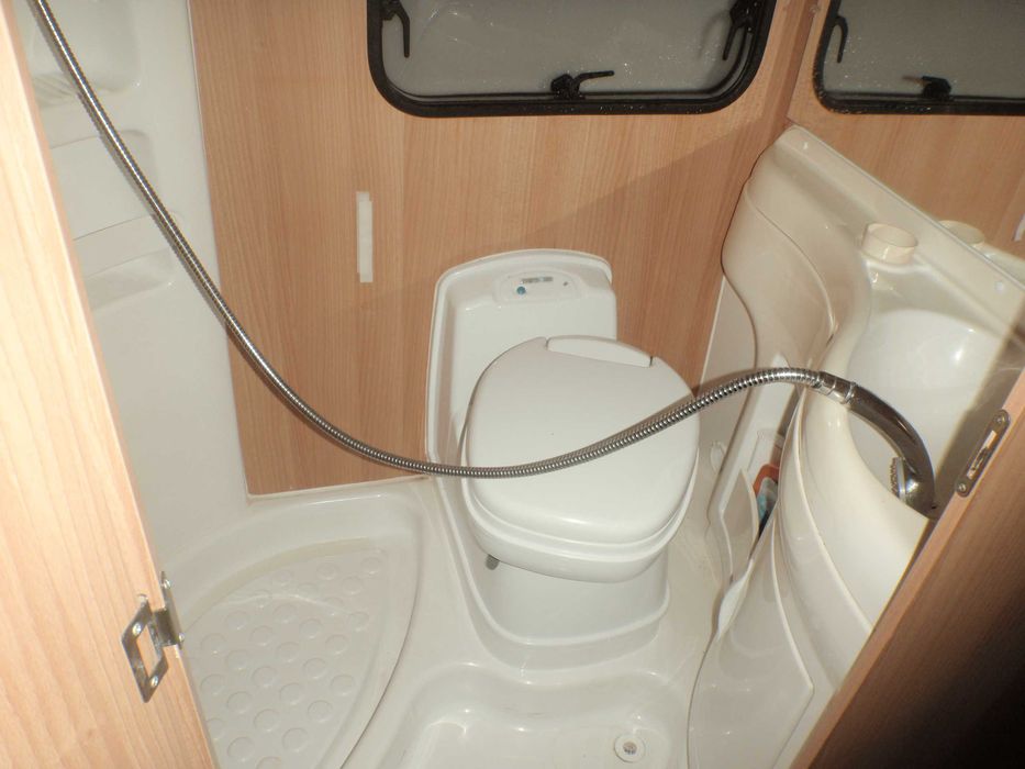 zabudowa buda alkowa camper kamper mclouis 6 osobowa 2010r