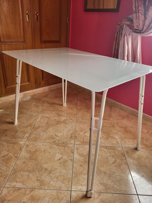 Mesa de Vidro amovível