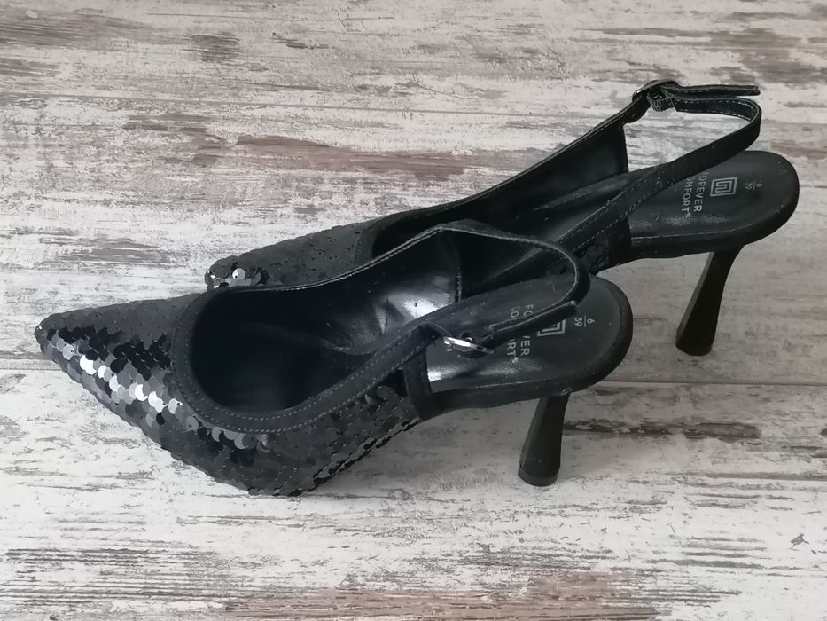 Туфлі з лелітками