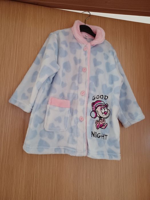 Robe menina coralina.