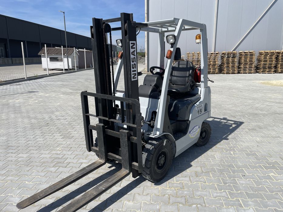 Автонавантажувач nissan (погрущик)