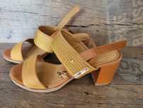 Śliczne, żółte/musztardowe sandały, jak wrangler  rozm. 39