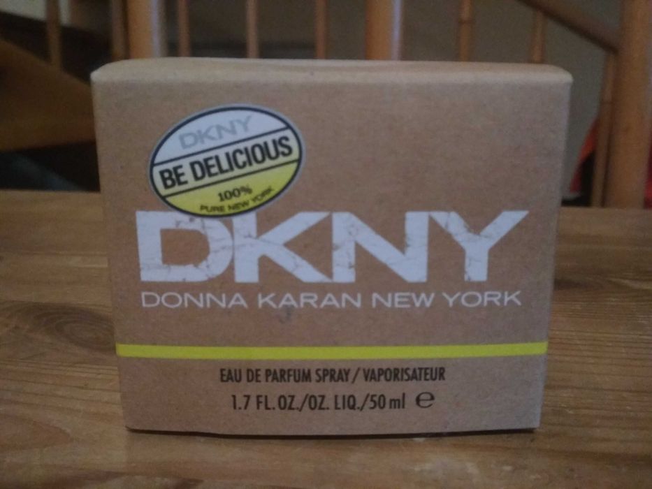 Pudełko po wodzie toaletowej DKNY Be Delicious jak nowe