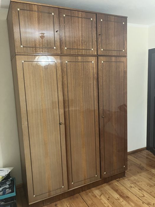 Szafa z lat osiemdziesiątych z nadstawką