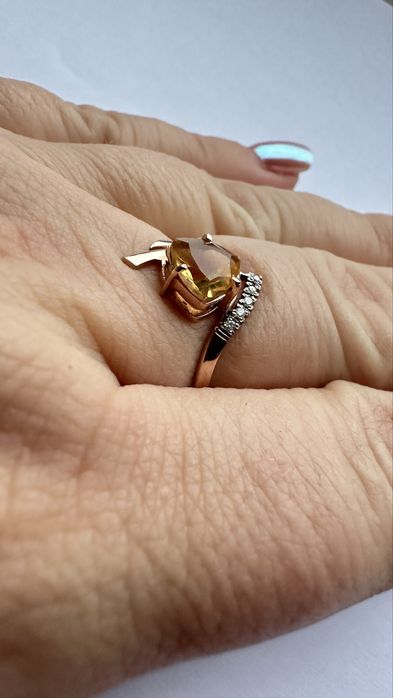 Кольцо золотое 585, р.19 вес 2,03 каблучка