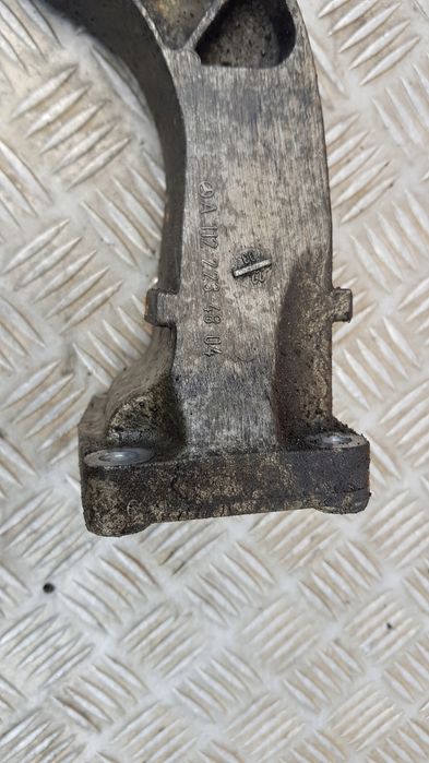 Mercedes W211 3.2 łapa Mocowanie a112