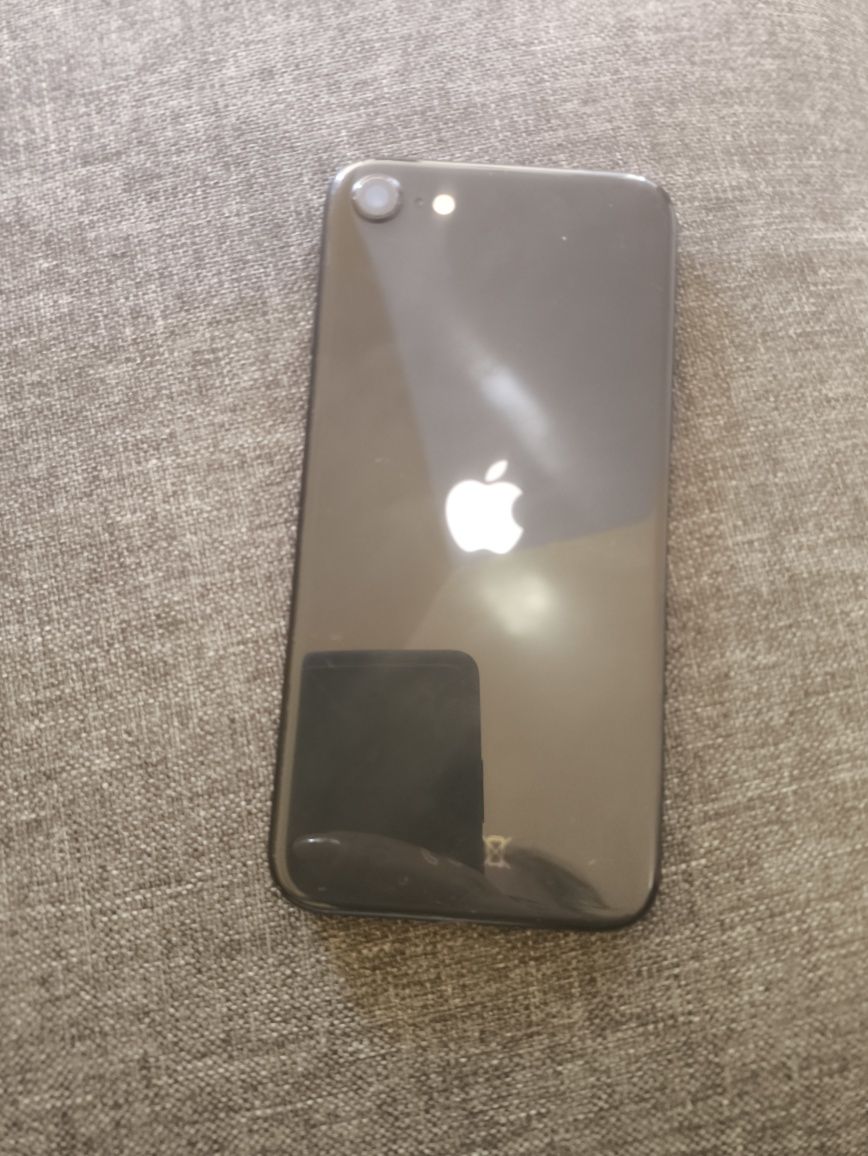 iPhone Se 22 64 gb