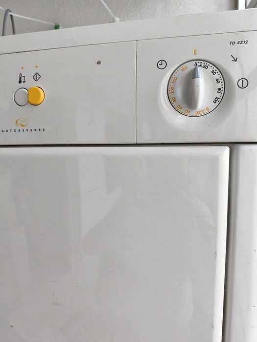 Máquina de secar roupa Zanussi dual temperature