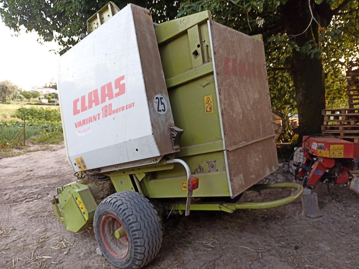 Enfardadeira de rolos Claas variant 180