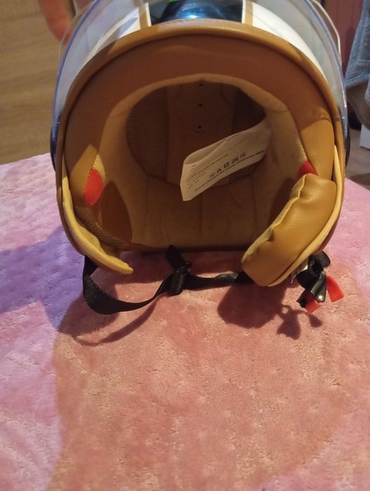 Capacete da marca crivit em bom estado com saco