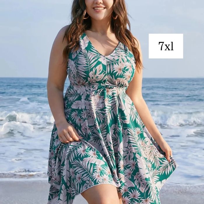 Танкіні купальник з тропічним принтом BloomChic, регульованим ремінцем