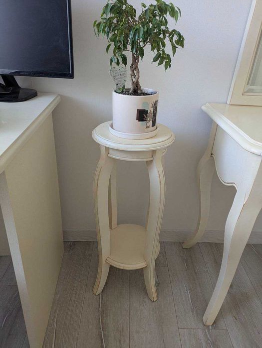 Тумба для квітів