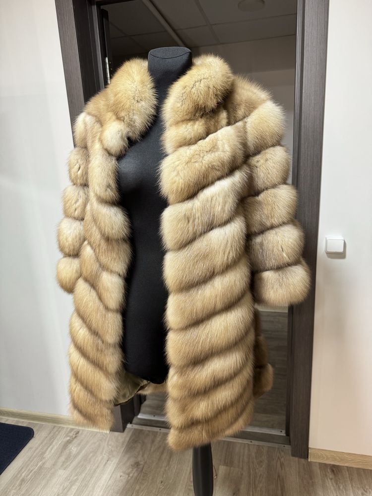 Продам шубу з куниці люкс
