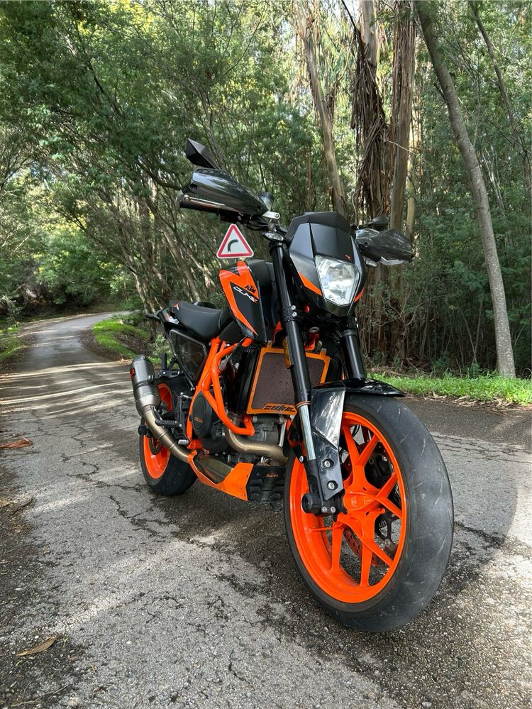 KTM Duke 690 R + muitos extras
