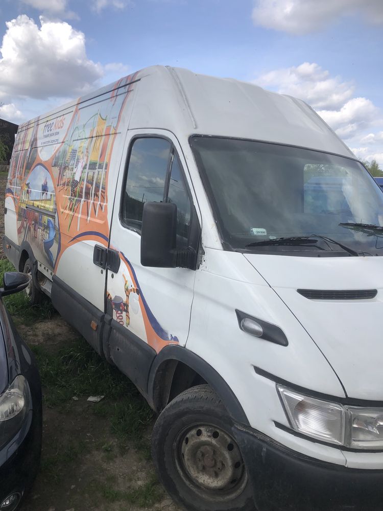 Samochod dostawczy IVECO DAIlY