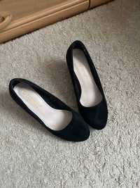 Туфлі Kamengsi чорного кольору