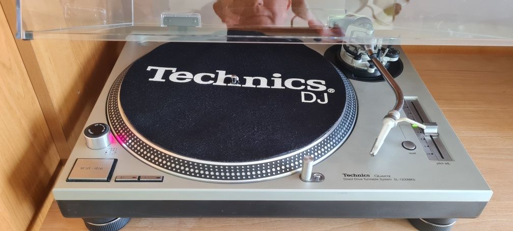 Gramofon Technics SL 1200 MK5