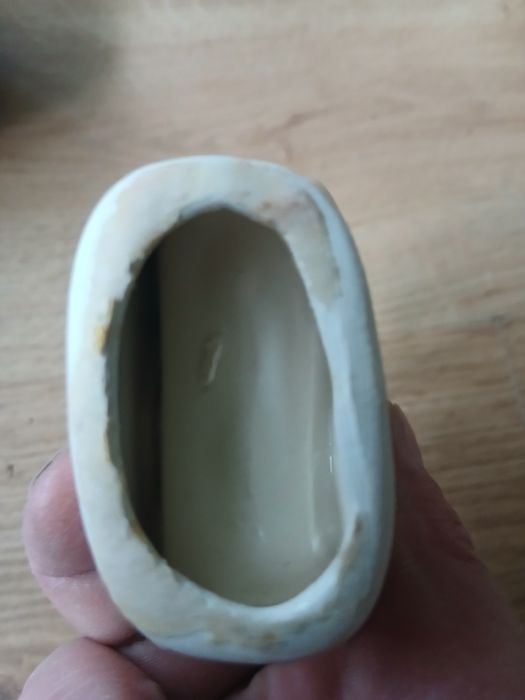 Serwetnik z fajansu w brazie ptaszek