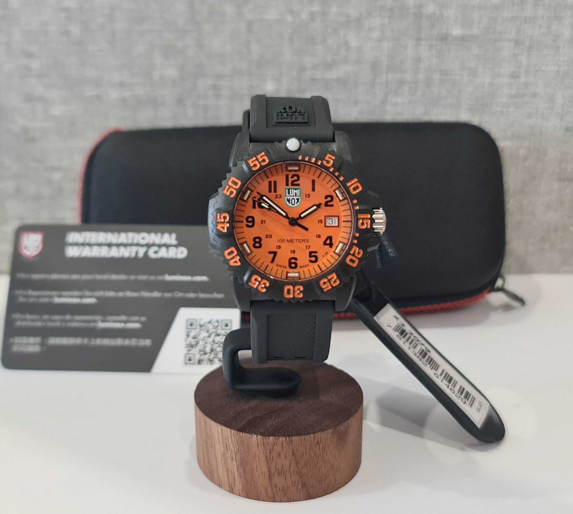 Жіночий годинник Luminox Sea Lion CARBONOX X2.2085 Tritium 100m нові
