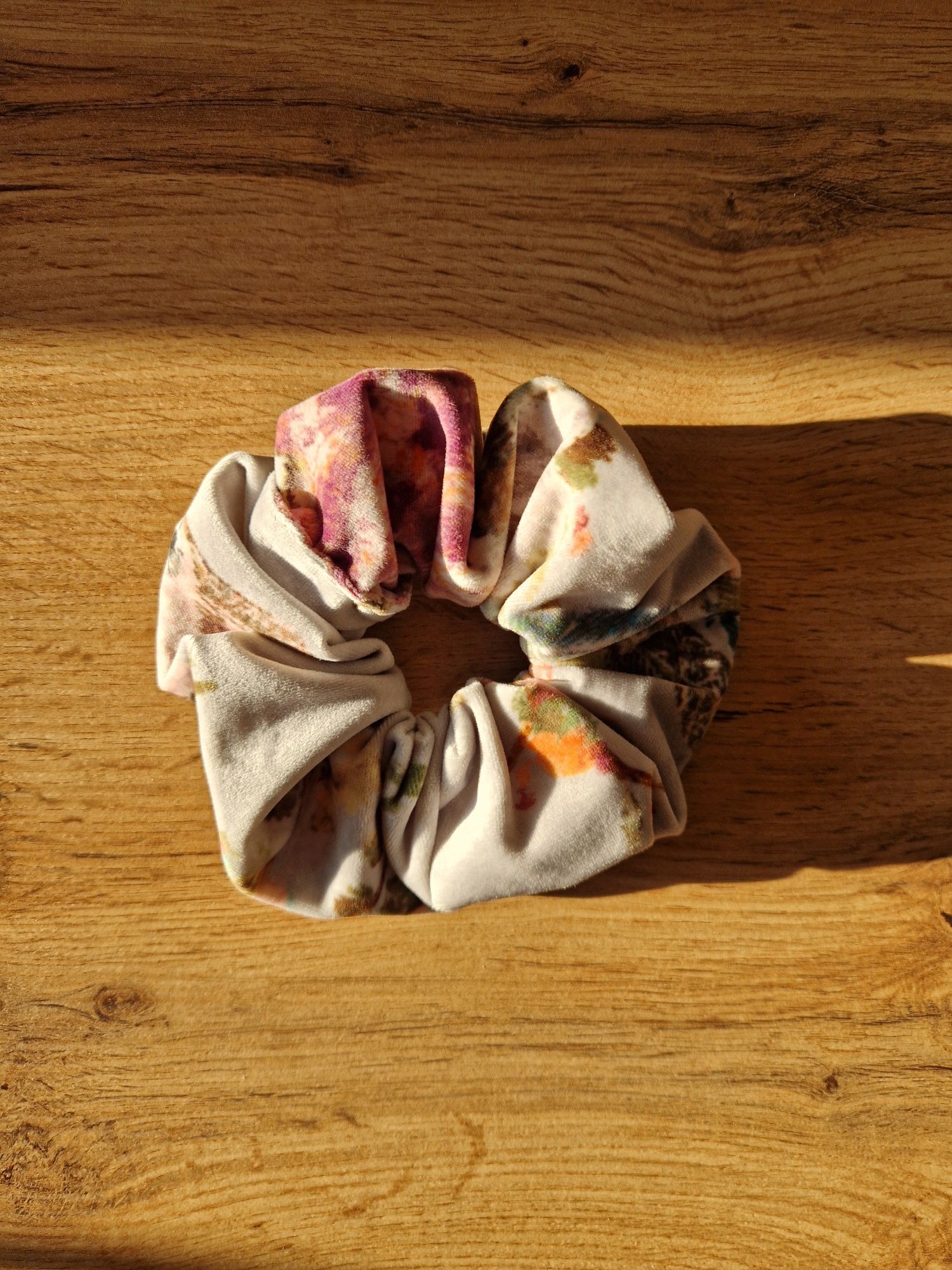 welurowa scrunchie do włosów handmade gumka do włosów prezent